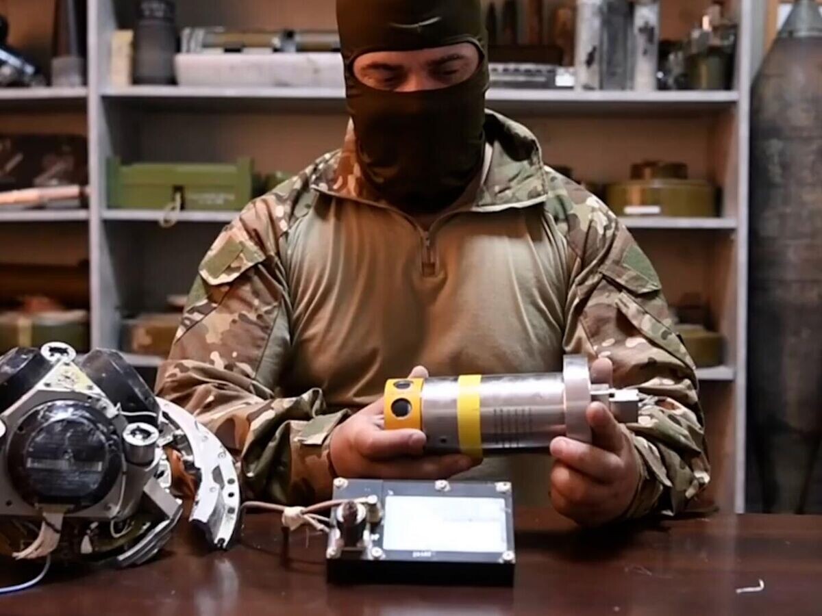    Российский специалист о взрывателе ракеты ATACMS© РИА Новости