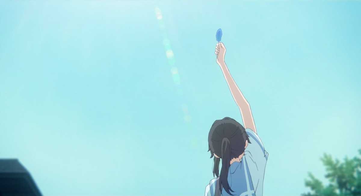 Тут Нодзоми подымает необычно синее перо... -Что это? Синее-пресинее! Такое красивое!..