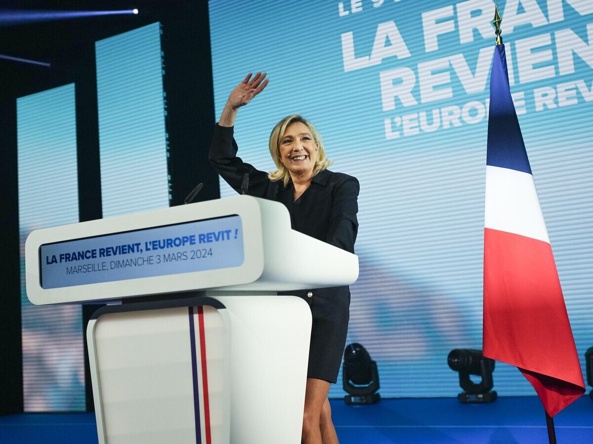    Марин Ле Пен на предвыборном мероприятии© AP Photo / Daniel Cole