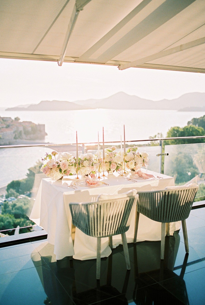    В современных домах скатерти используют нечасто, в лучшем случае по праздникам.