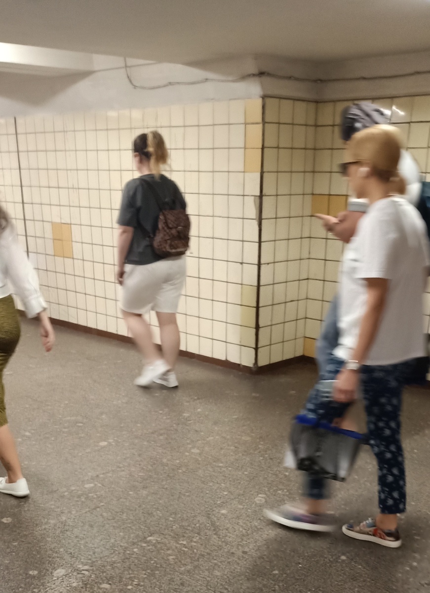 Выход к Александровскому саду, московское метро. Фото автора.