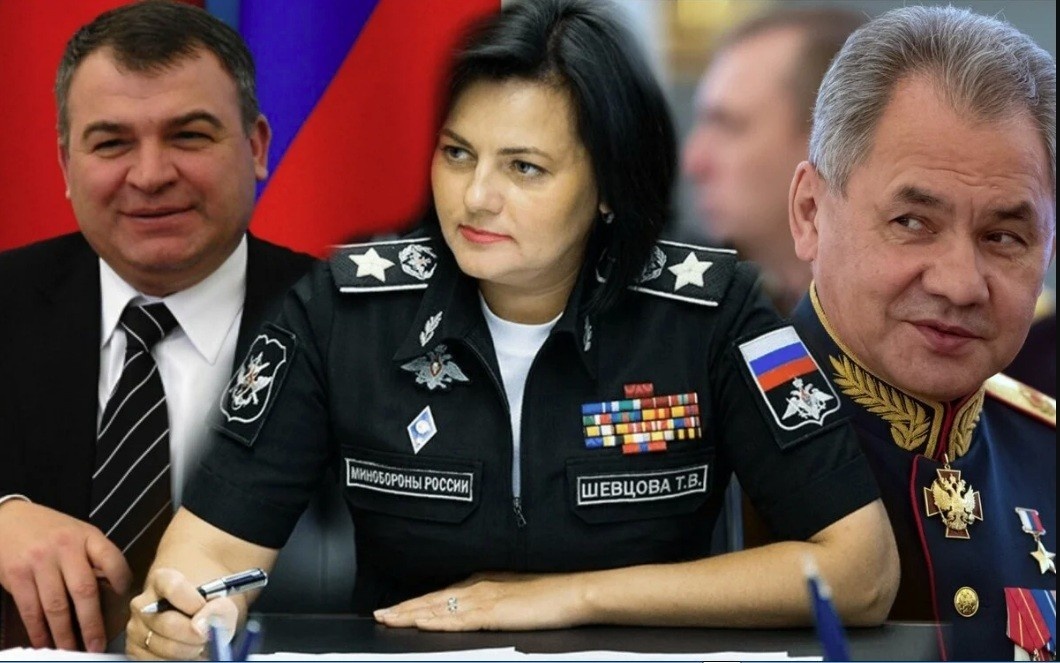 Шевцова с двумя предыдущими министрами обороны: слева - Сердюков, справа - Шойгу 