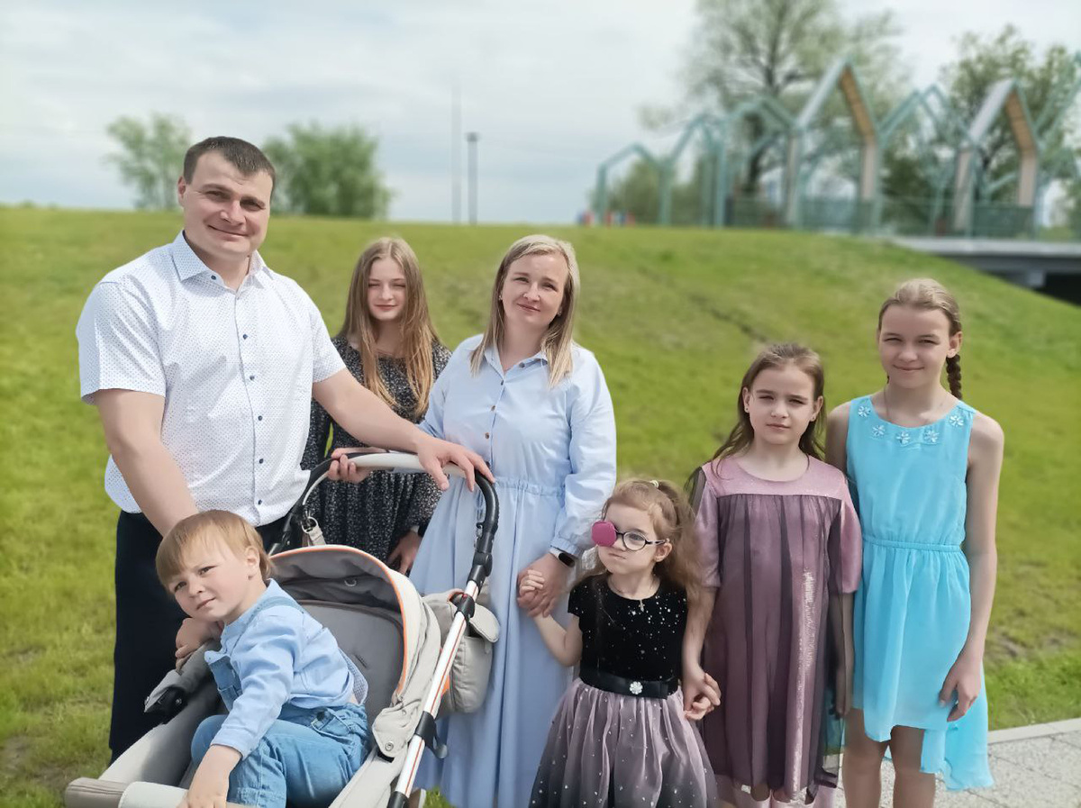 В семье Коневых женщины в явном большинстве. Но мужчины этому только рады.