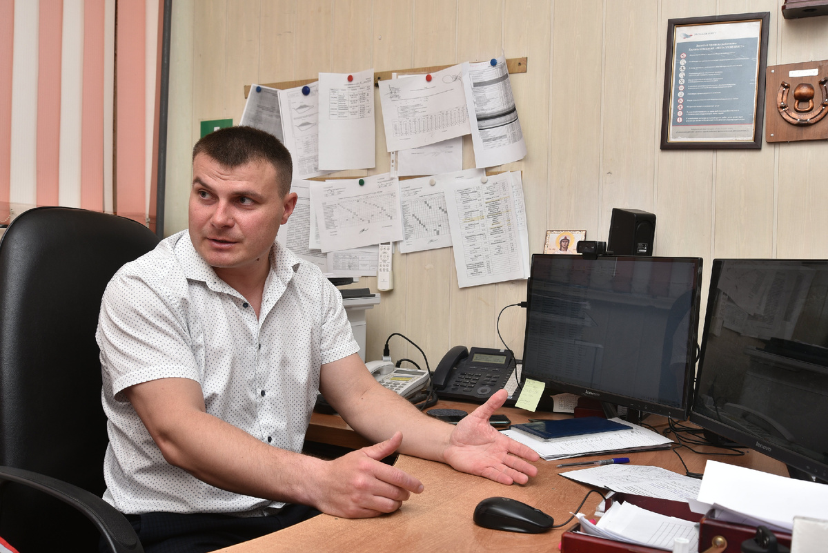 Во время разговора с корреспондентом в выходной Алексей Конева включил компьютер