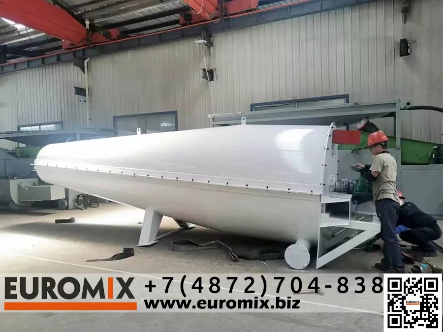 Основной принцип работы этого комплекса заключается в автоматическом разделении остаточного бетона на отдельные составляющие, такие как инертные материалы и жидкий шлам. Такое разделение позволяет полностью соответствовать действующим ГОСТам и обеспечивает возможность вторичного использования отходов. Применение данного оборудования гарантирует стабильное извлечение и разделение остаточного бетона на фракции: крупнозернистый щебень и песок (с размером частиц более 0,25 мм) от мелкозернистого материала и цемента. В результате процесса в шламе остаются частицы размером менее 0,25 мм.