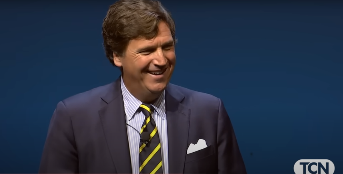 Скриншоь выступления Такера Карлсона в Сиднее // Ютуб-канал Tucker Carlson
