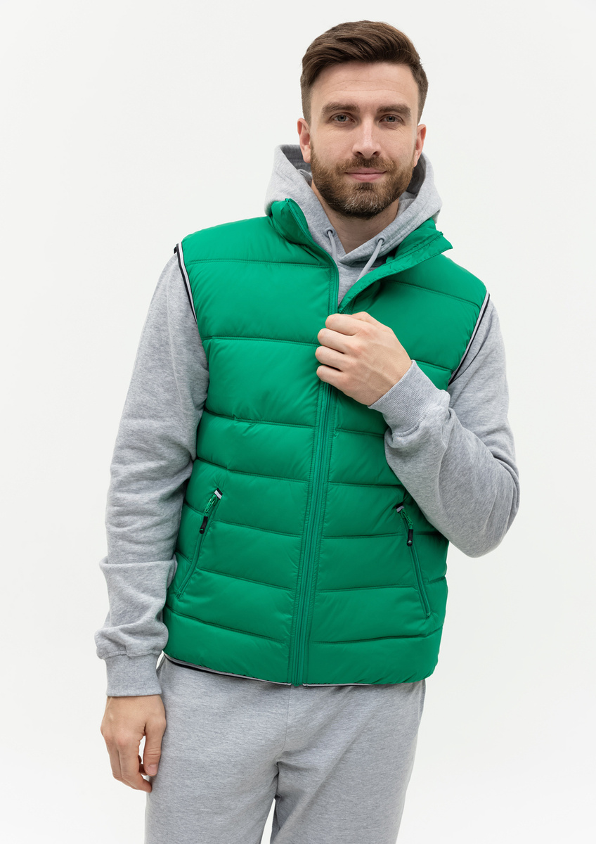 STAN придерживается высокого качества ткани и стойкого цвета моделей