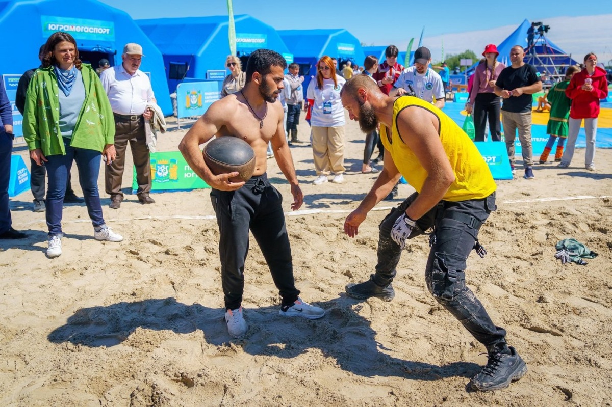    Гости фестиваля «Югорские обласы» познакомились с древней игрой, зародившейся в Новгородской республике