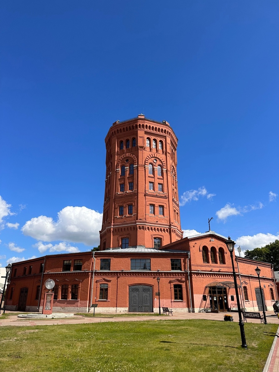 Выставочный зал экспозиционно-выставочного комплекса "Вселенная воды"