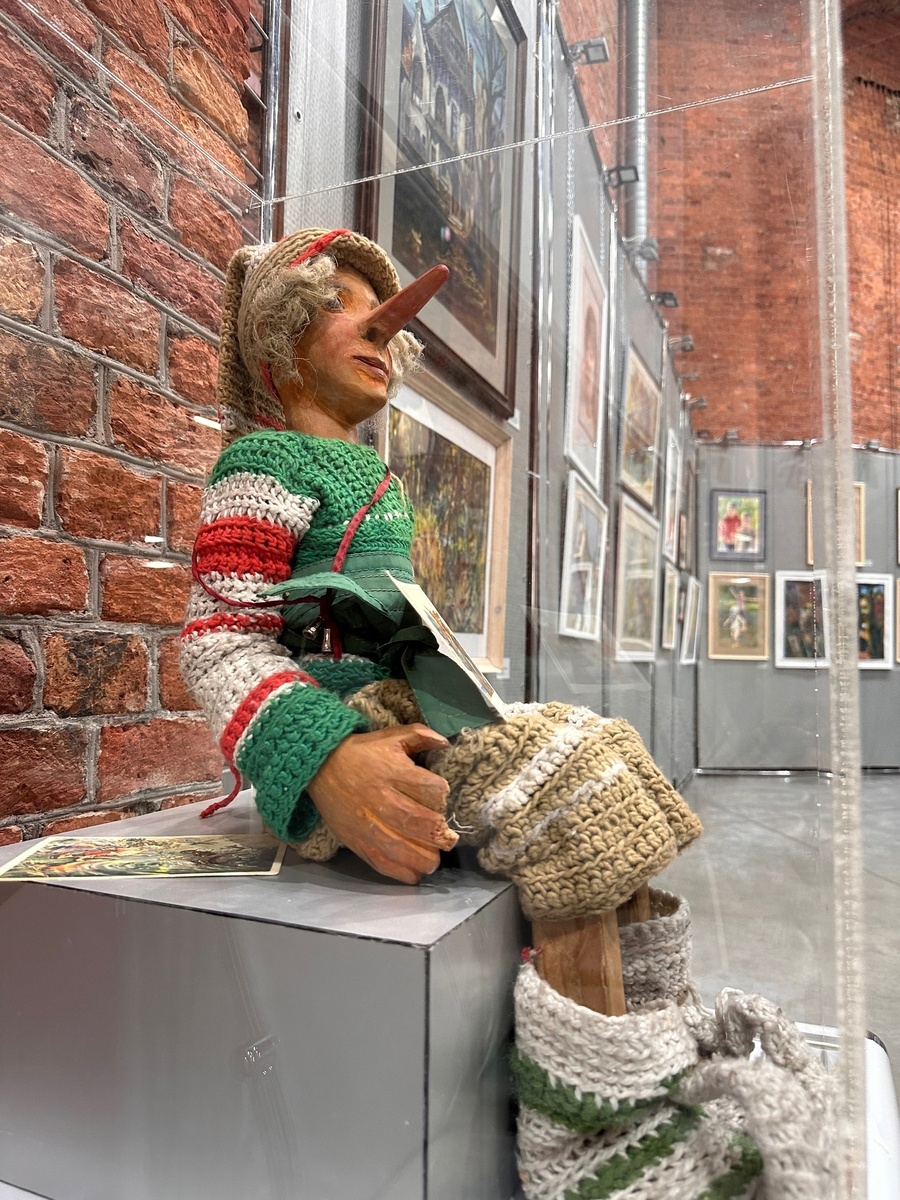 Частная коллекция тематических предметов из прошлого