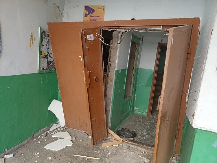Последствия взрыва в подъезде
