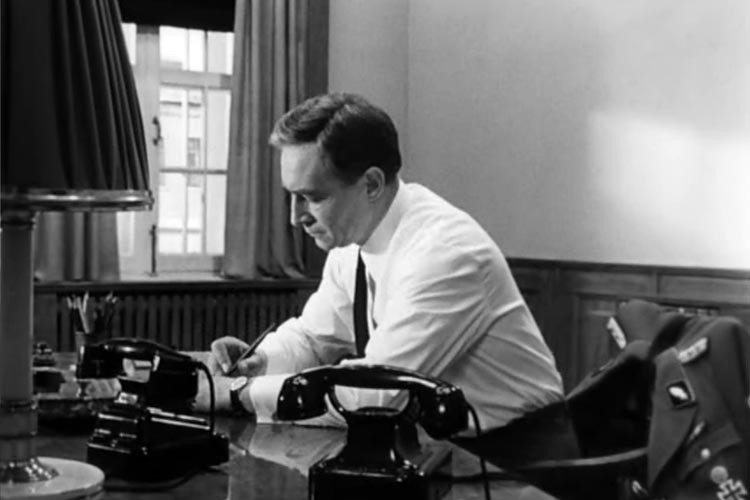 Кадр из советского фильма Лиозновой по книге Семенова