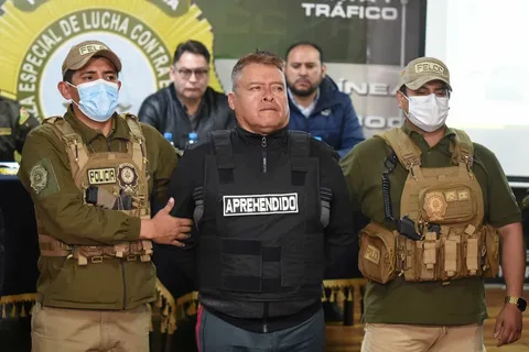 Генерал-"путчист" Суньига считается, мягко говоря, недалёким человеком