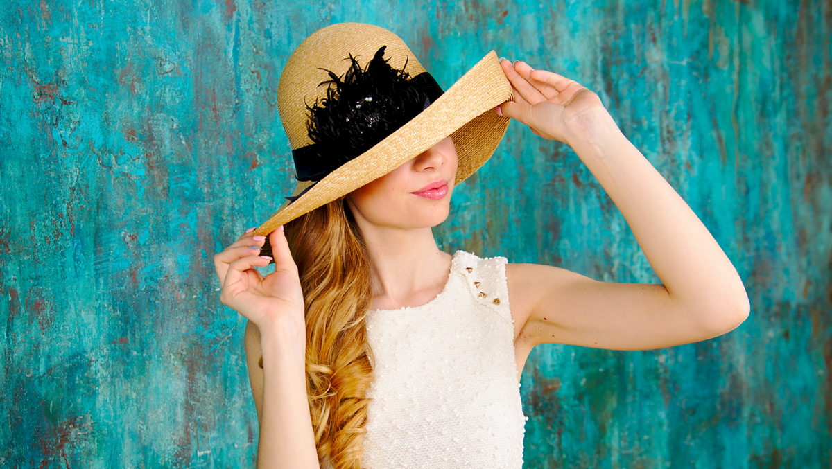 Шляпа с шелковой вышитой хризантемой - дизайнер Полина Кузнецова