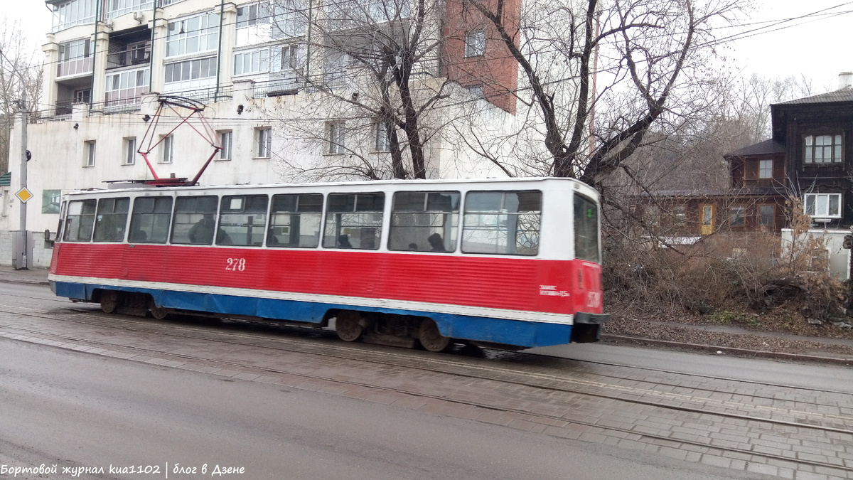 На фотографии Вы можете видеть трамвай 71-605 в классической окраске корпуса. Автор фотографии kua1102
