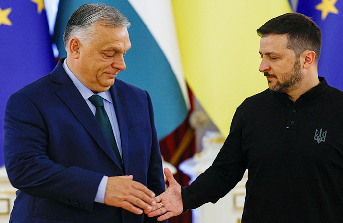    Виктор Орбан и Владимир Зеленский.Валентин Огиренко/Reuters