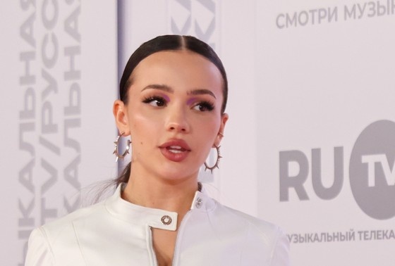    Валя Карнавал (Валентина Карнаухова)