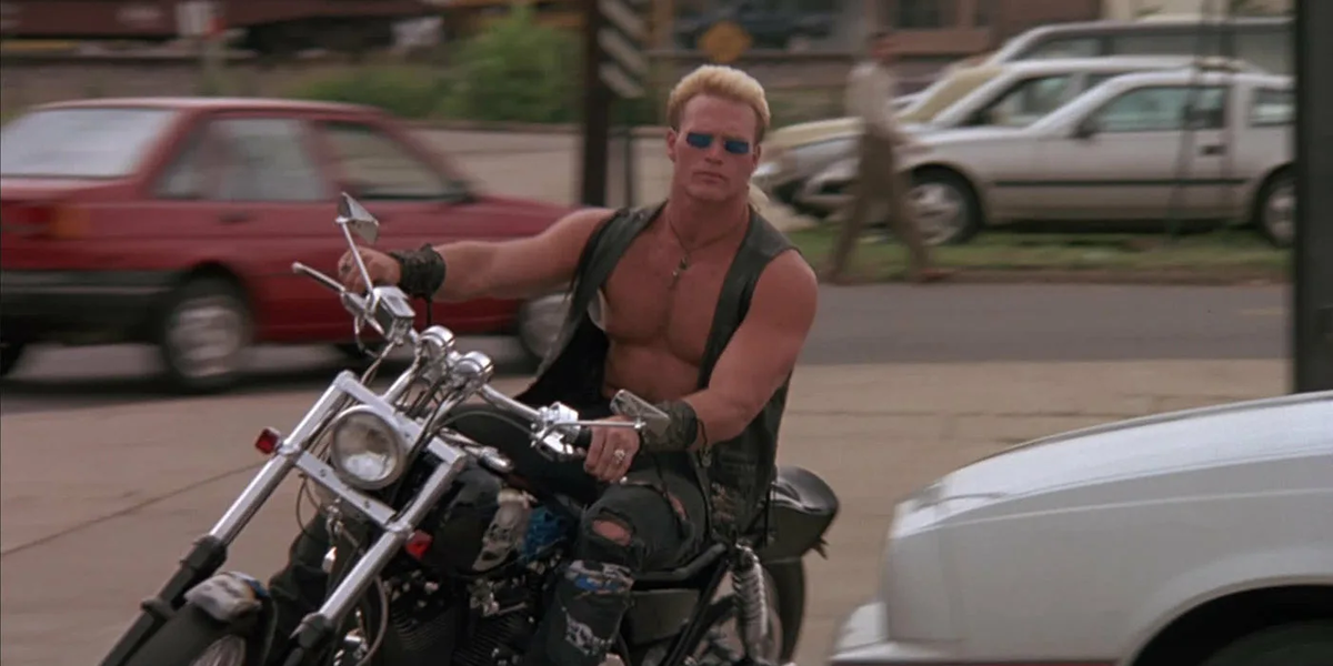 Типичный полицейский из 90-х