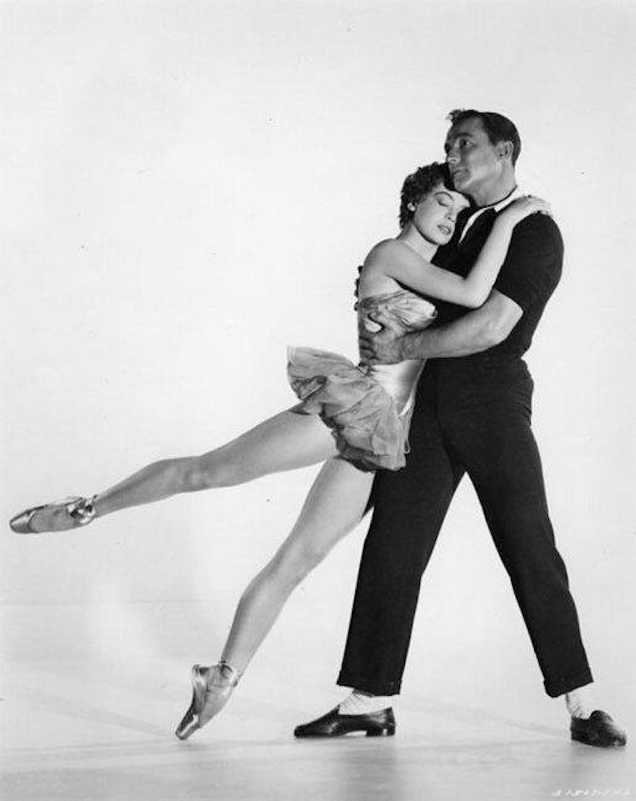 1 июля 1931 года в парижском пригороде Булонь-Бийанкур родилась девочка – в будущем французская артистка балета и актриса, дважды номинантка на премию «Оскар». Имя ее Лесли Карон.-2