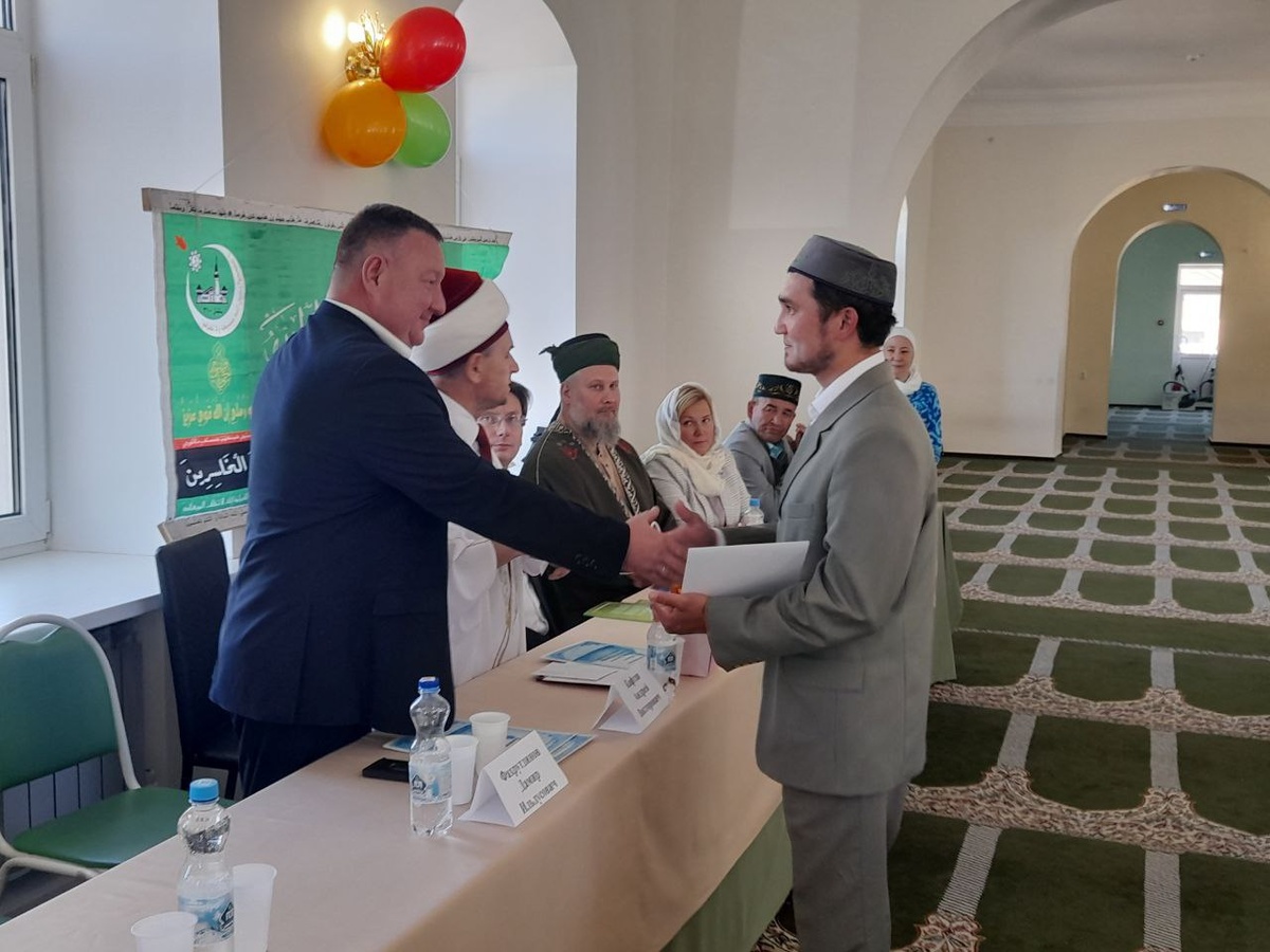    В Оренбурге вручили дипломы выпускникам медресе «Хусаиния» Андрей Севостьянов