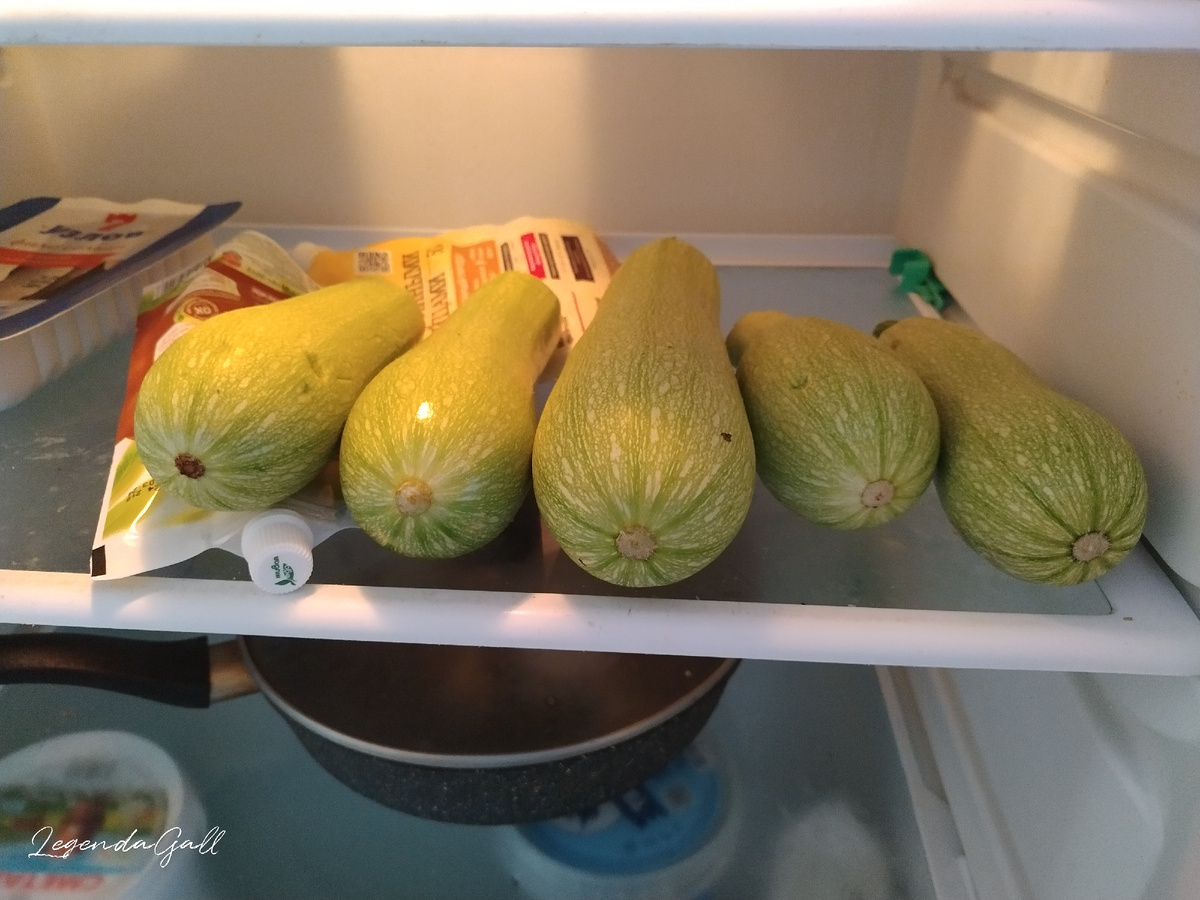 Накопила молочных поросят )))