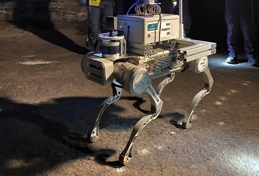 В России прошли первые испытания робота-собаки в подземных условиях. «Добрыня», как прозвали новинку, забрался в шахту Усольского калийного комбината в Пермском крае.