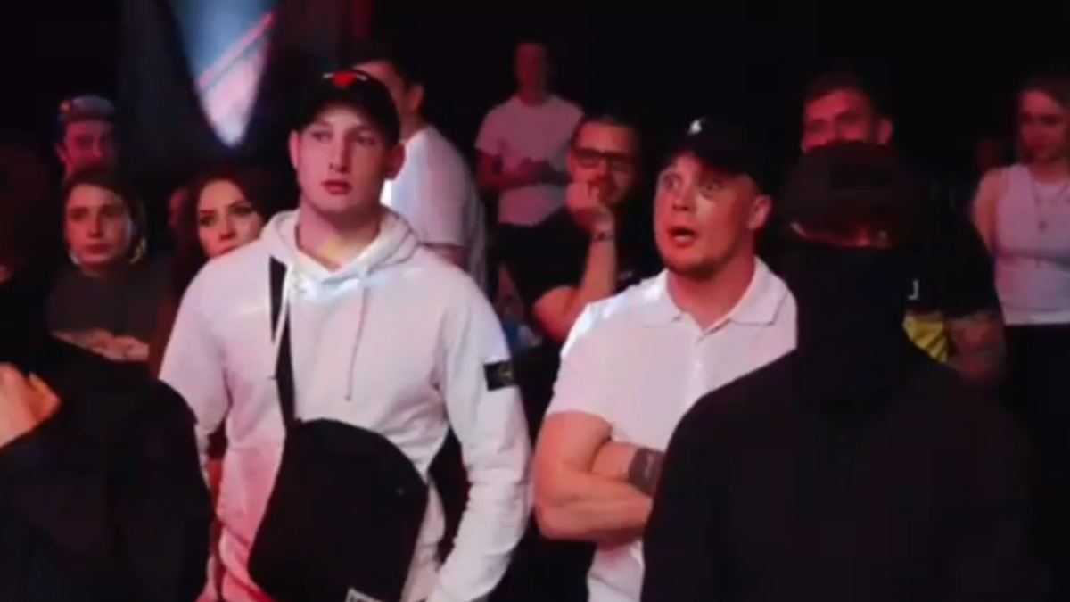 Артур такого явно не ожидал. 