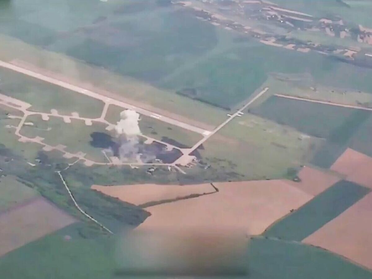    Удар российских военных по аэродрому ВСУ Миргород© Кадр видео из соцсетей