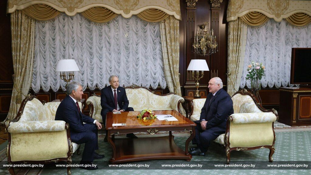     Вячеслав Володин и Александр Лукашенко. Источник: president.gov.by Автор фото: Пресс-служба президента Белоруссии