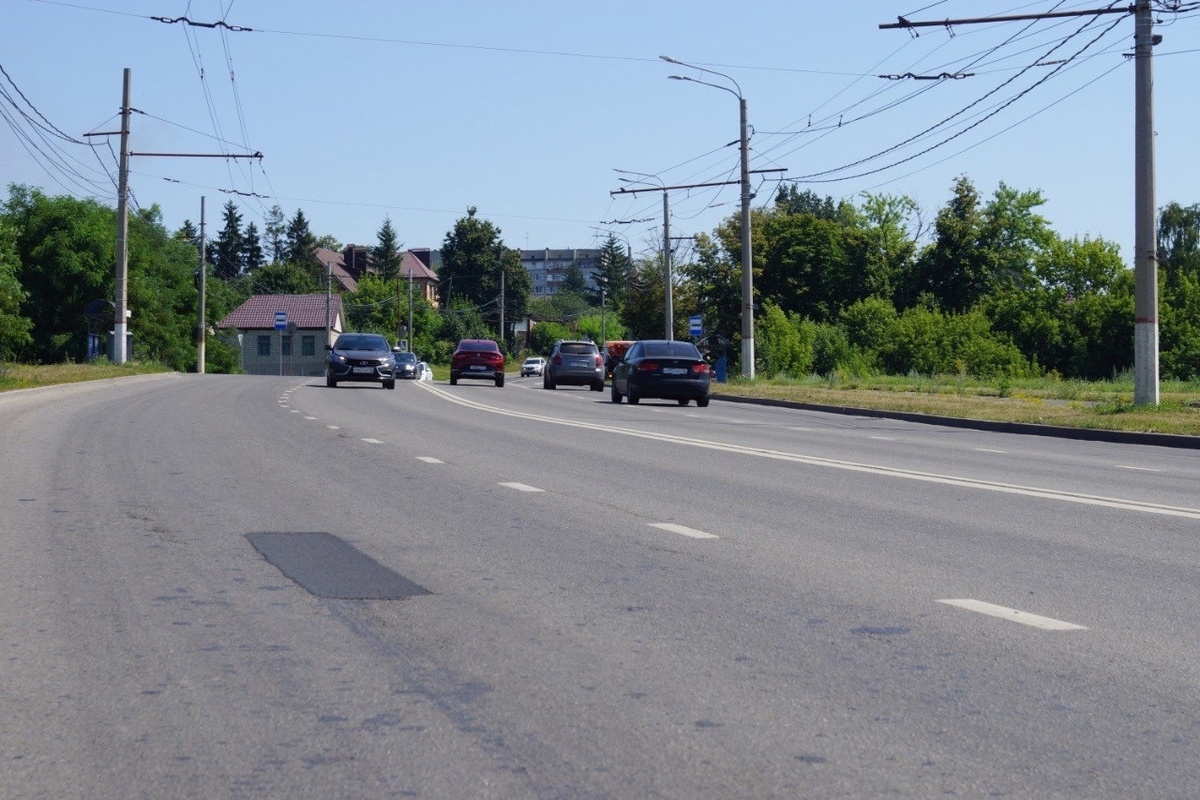    На улицах Кавказской и Пучковке в Курске провели ямочный ремонт дорог