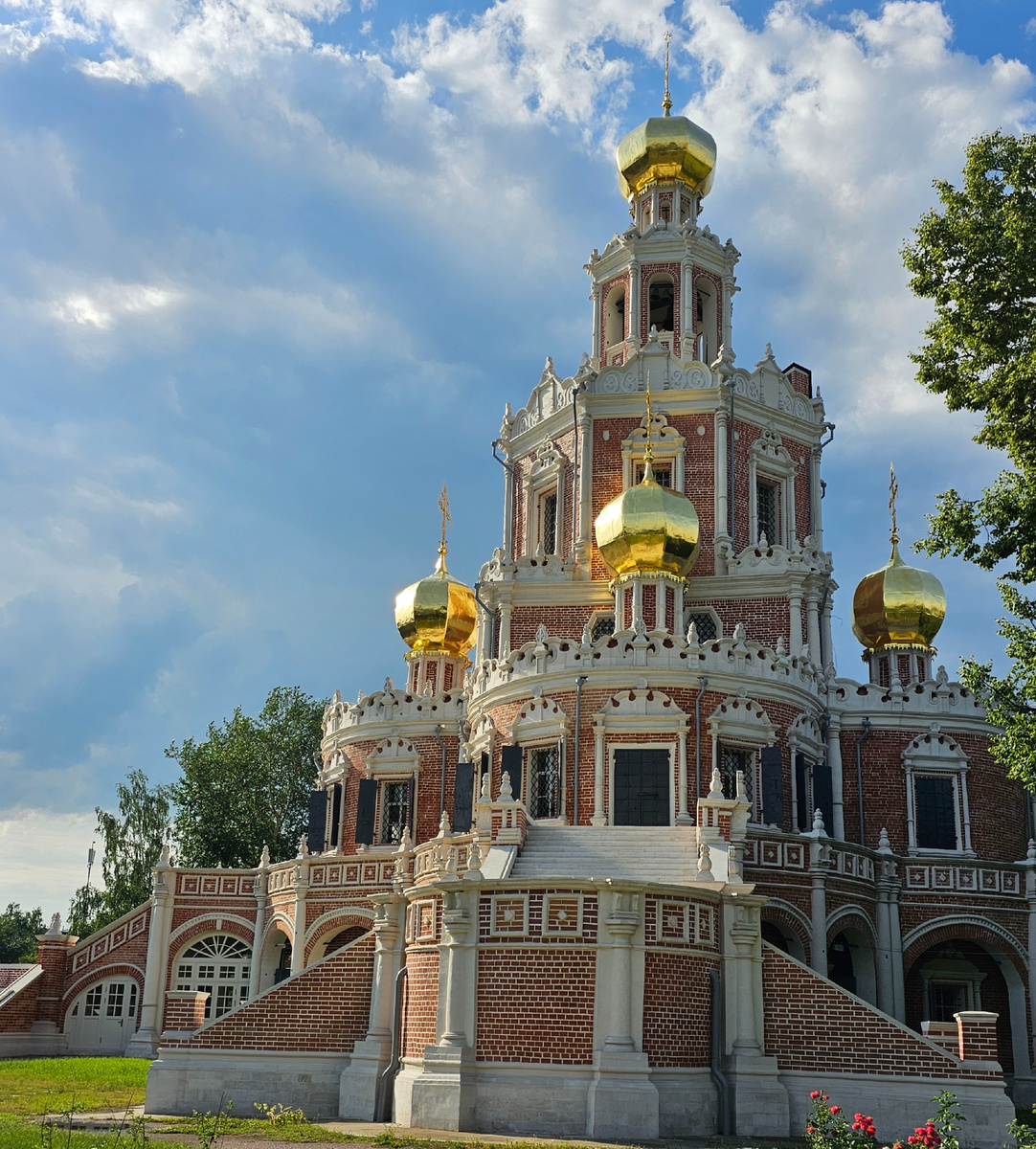 Церковь Покрова на Филях (фото автора Л. Баевой)