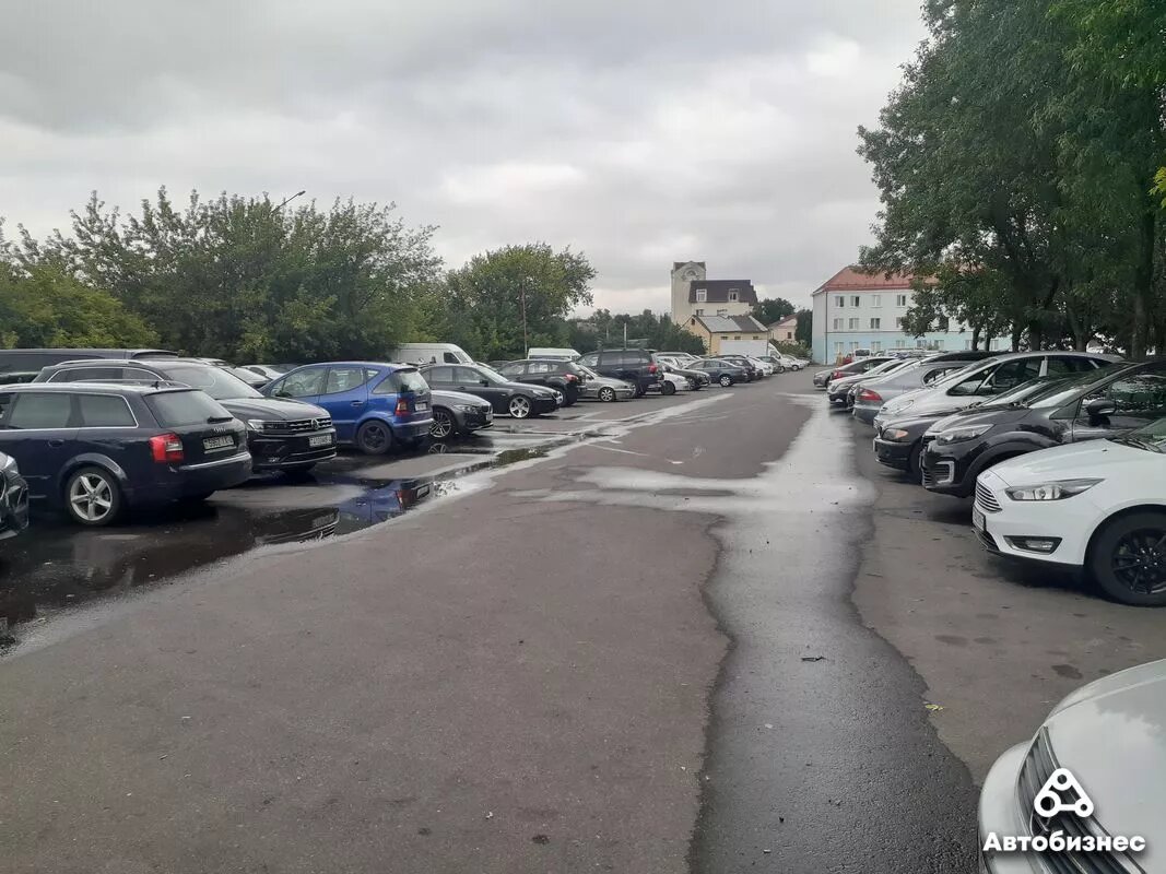 Гродно – один из самых автомобилизированных городов Беларуси. Здесь всегда остро стоит вопрос, где оставить машину.-2