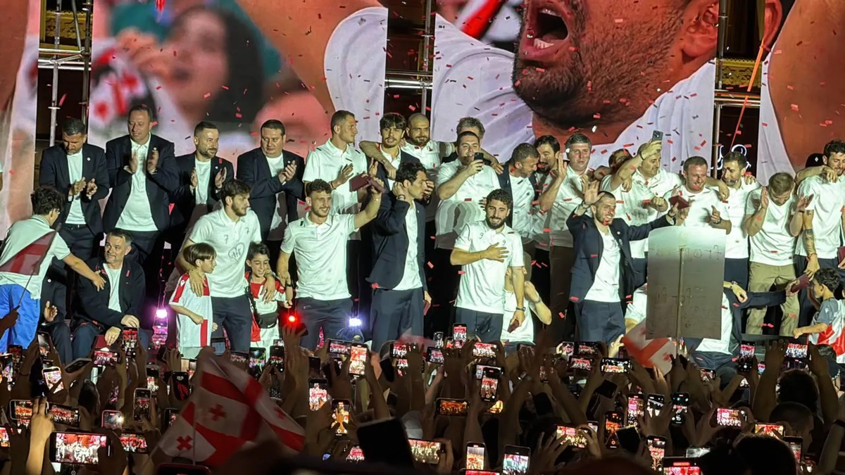 Торжественная церемония награждения грузинских футболистов состоялась в столице Грузии © photo: Sputnik / Stringer
