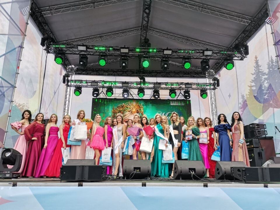   Награждение "Мисс Барнаул – 2023". Источник: Екатерина Жолнерова