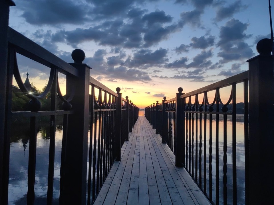    Закаты в Ладоге совершенно невероятные. Юлия АНДРИЕНКО