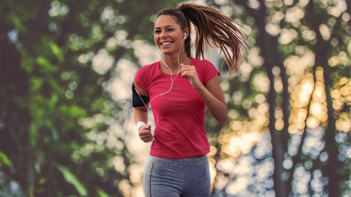 Заменить "лежу в сторону мечты" на "бегу к мечте" можно