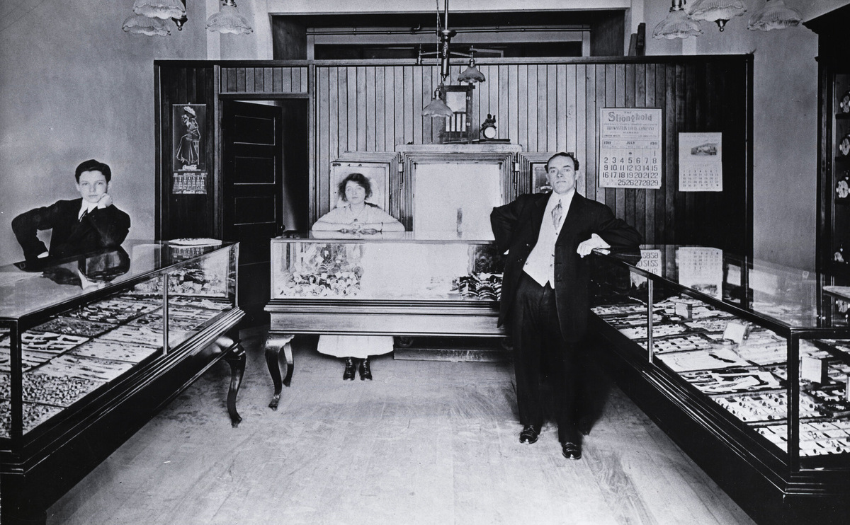 Вначале компания Харри Уинстона называлась Premier Diamond Company.