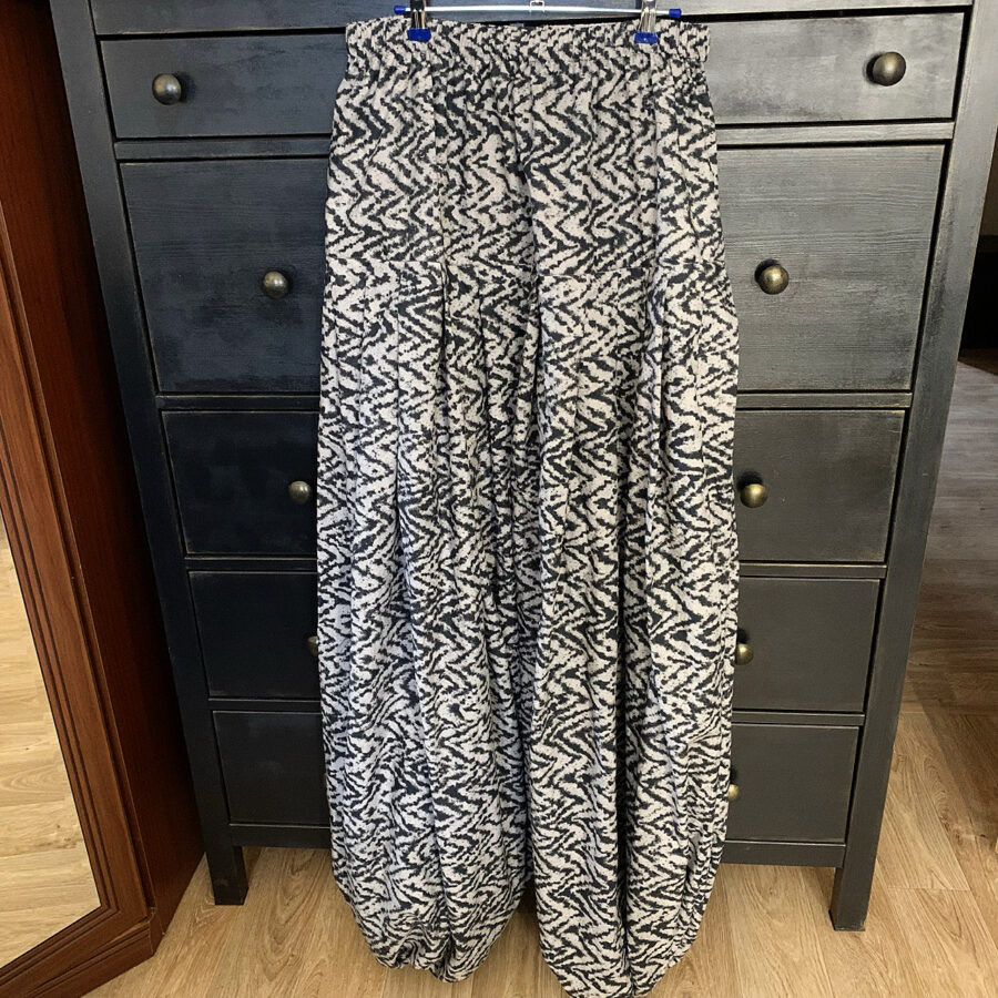    Как сшить шаровары для трайбла   
Источник: Мария Моднова для Креаликум