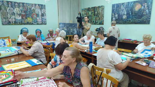 Рекордное лоскутное одеяло на юбилей Костромской области: день сборки больших блоков, версия участницы проекта. Идëм на рекорд России!