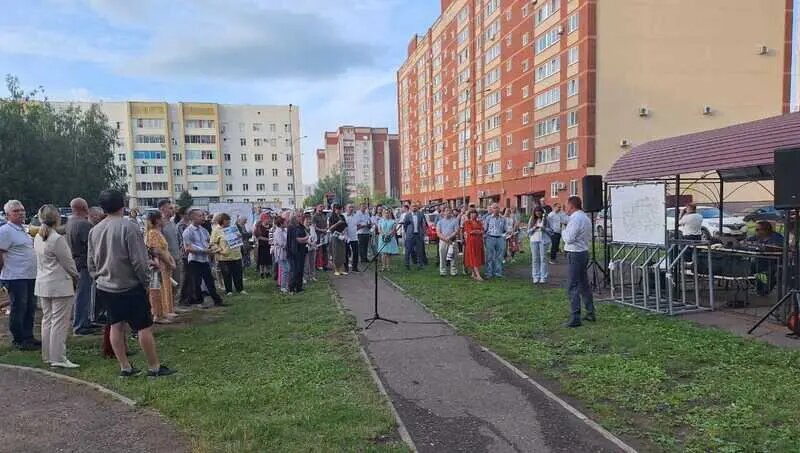    Третьего июля встреча с мэром Нижнекамска Рамилем Муллиным состоится во дворе дома № 92 по проспекту Мира