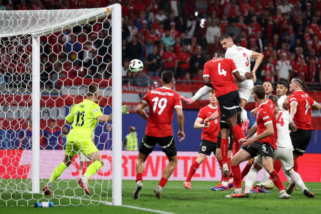 2 июля в Лейпциге на арене «Центральштадион» прошел матч 1/8 финала чемпионата Европы 2024 года между сборными Турции и Австрии. Счет был открыт уже на 1-й минуте встречи.