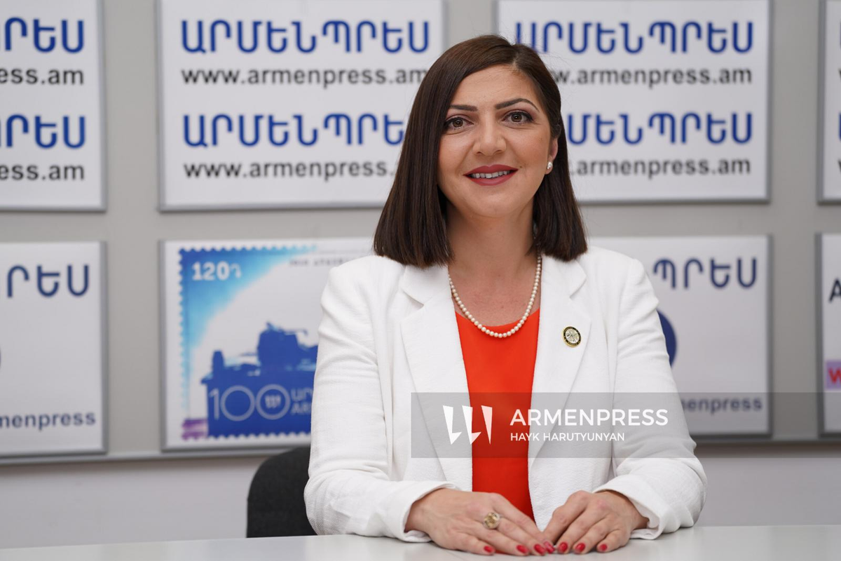  По мнению недавно избранного мэра города Глендейл Элен Асатрян, такого уровня отношений, который в настоящее время существует между Арменией и США, никогда раньше не было.