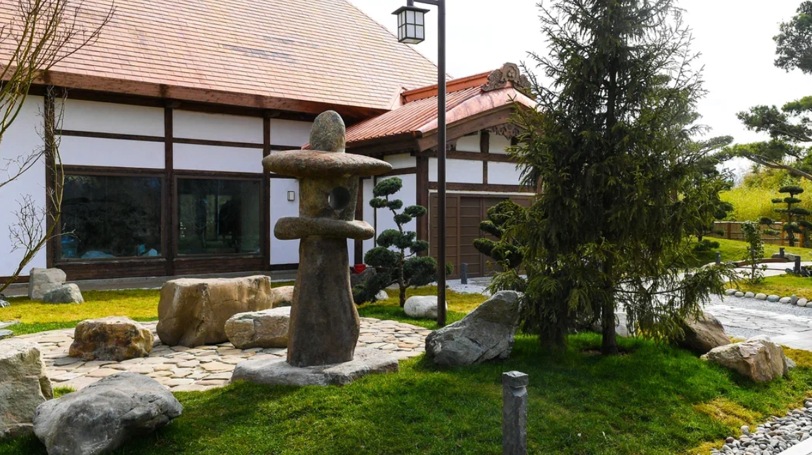 Дом Коминка в Японском саду, листайте галерею!