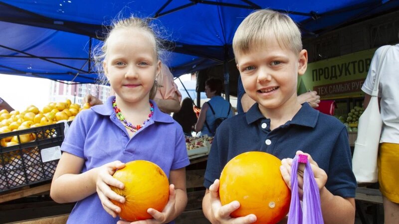     Фрукты в июльском Барнауле. Анна Зайкова