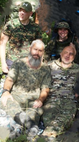  Сегодня два года как погиб Андрей «Кубань».  Один из первых, пришедших на Донбасс ещё в 2014 году.  Был комбатом. Был рядовым бойцом. Ему было в целом всё равно - лишь бы служить.-2
