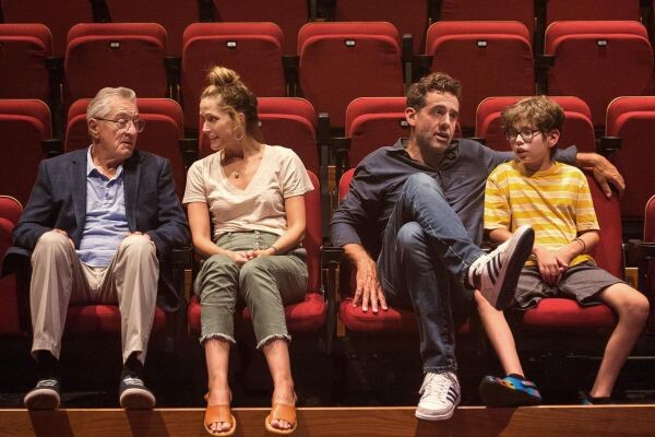 Кадр из фильма «Папа»