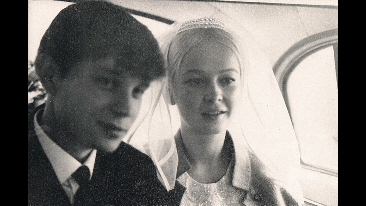 Свадебное фото. https://i.ytimg.com/vi/YaOk1zmEiEI/maxresdefault.jpg?sqp=-oaymwEmCIAKENAF8quKqQMa8AEB-AHSBYAC4AOKAgwIABABGGUgZShlMA8=&amp;rs=AOn4CLB9mGJp56WsVxM62iUlMxGThlb9hQ