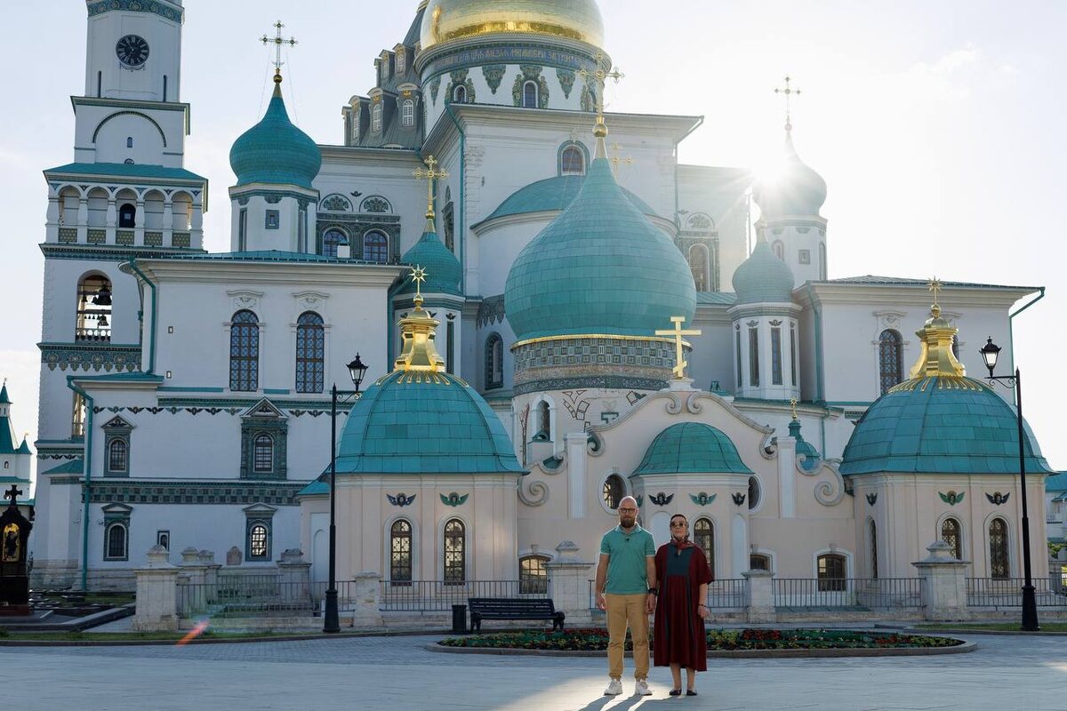 Друзья, совсем недавно вышел второй выпуск нашего проекта "Путники: 10 самых известных монастырей России", в котором мы отправились в Воскресенский Ново-Иерусалимский монастырь в городе Истра.