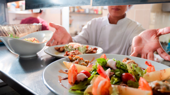    Общепит и производителей продуктов хотят обязать раз в 3 года проходить санитарные проверки Ирина Петрова