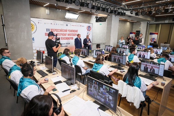     Пенсионерка из Родников выступила на чемпионате по компьютерному многоборью